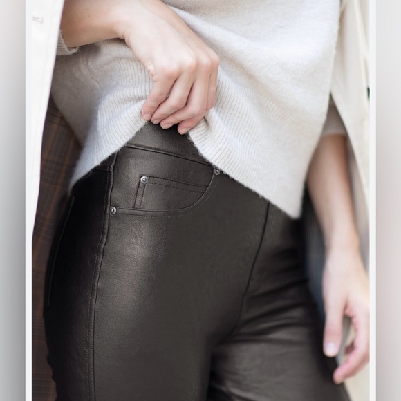 Spanx Black Leather Like Ankle Skinny Pants - Picture 4 of 7